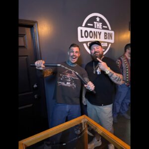 Shayne Smith Instagram - Thanks for the memories and all the cool people that came to see me in Oklahoma I love y’all and I had the best time. 💪🏻🗡️