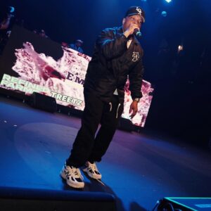 Sheek Louch Instagram - Last night was dope (NEW YORK) 🦍🦍🦍 @thelox  @technicianthedj  @shariftours  @freekeyyayo  @bigjusworld  @tonymoxberg #LOX #HIPHOP #DBLOCK