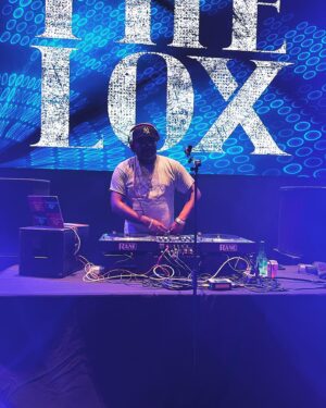 Sheek Louch Instagram - Thank for having us tonight (PITTSBURGH) y’all energy / luv for HIPHOP is (INSANE) 🤦🏿‍♂️🔥🔥🔥 @shariftours  @freekeyyayo  @mike_brinks  @technicianthedj  @thelox  @kay_rosewood  @two_oos  #LOX #DBLOCK #HIPHOP @fortunatefourty