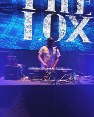 Sheek Louch Instagram - Thank for having us tonight (PITTSBURGH) y’all energy / luv for HIPHOP is (INSANE) 🤦🏿‍♂️🔥🔥🔥 @shariftours  @freekeyyayo  @mike_brinks  @technicianthedj  @thelox  @kay_rosewood  @two_oos  #LOX #DBLOCK #HIPHOP @fortunatefourty