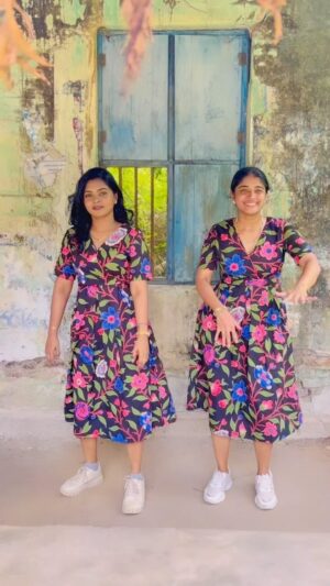 Sheela Rajkumar Instagram - Kadharalz❤️🔥 with my bestie @archana_aarthi 
.
.
.
.
.
🎥: @archana_aarthi 

#sheela #friendsforever #reels #trending #instagood #travel #lovemyself #goodvibes #feelgood #dance