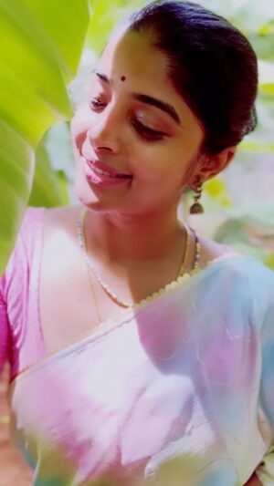 Sheela Rajkumar Instagram - “Saree: A timeless piece of elegance. ”
.
.
.
.
.
.
🎥: @archana_aarthi 

#sheela #smile #travel #explore #instagood #reels #lovemyself #goodvibes #alliswell #nature #goodvibes