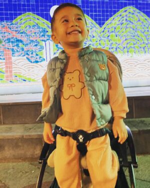 Sheena Sakai Instagram - Whose this Swaggy Kid is in his first trip to South Korea?!? 🤣🇰🇷🛩️🪩🎎