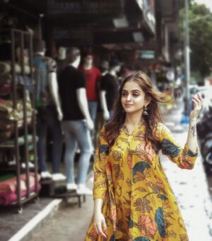 Sheena Shahabadi Instagram - Being both soft and strong is a combination very few have mastered, 
#actress
#style
#loveforethinic