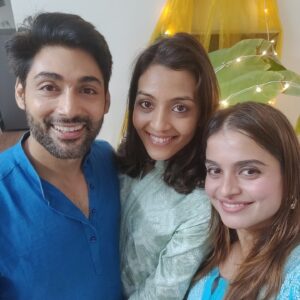 Sheena Shahabadi Instagram - My family came to my place may god bless them my fav couple indeed @ruslaanmumtaz @niralirm @rayaanmumtaz 🙏 may Bappa shower his blessings on all of us love u my 3 cuties. Ganpati Bappa morya 🙏 #vignaharta#actors#influencers#ganpatidecoration#fahionblogger#happiness#friensdsforever❤️👭#cutiepie#influencer#instagood#ruslaanmumtaz#tereesang#