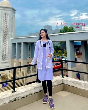 Sheetal Patra Instagram - Wishing & honouring all the heroes without capes, “The healing hands & caring hearts”, a very Happy Doctors’ Day!! 🩺
As a medico, I see firsthand the challenges and sacrifices our mentors make. Their empathy and dedication inspire us to carry on this noble journey. 🩺❤️ 
#doctorsDay #futureDoctor #mbbsstudent

Ps: pedia ward scenes! 👶