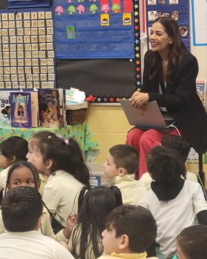Sheetal Sheth Instagram - The good stuff. ✨❤️

Rounded out my DC trip with a visit to Rosa Parks Elementary School through @aobfound. These engaged littles not only had great questions, they made some great connections. 

Especially one kindergarten girl who shared that her classmate didn’t think she (or girls!) could have a Spiderman pencil.

I’m glad we squashed that nonsense early and reminded all the kids that there are no such things as ‘boy things’ or ‘girl things.’ 💪🏽

If your school or community would like me to visit, feel free to DM. I am booking for 2024-2025 school year and have two new books coming out soon! ❤️📚

#childrensbooks #bravoanjali #alwaysanjali #kidlit #neverdimyourlight #author #authorsofinstagram #teachers