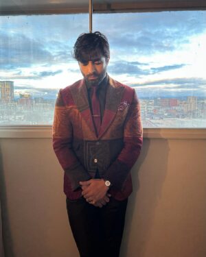 Sheheryar Munawar Siddiqui Instagram - #ippawards - thank you for the love Manchester. @ippaawardsdigital 

Thank you @ahmedbhamofficial for the lovely custom made suit. 

stylist @raoalikhan 
hair @makeupbyridak 
makeup @maariyahxhassan