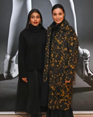 Shelley Conn Instagram - Wonderful night at the ballet with @charithra17. CC and I arrived in virtually identical outfits !unplanned! so I kept my coat on. Thank you to @englishnationalballet. Spectacular
#giselle ✨🩰