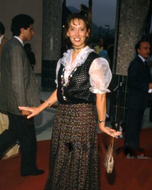 Shelley Duvall Instagram - Shelley’s outfits in the 80s and 90s were so ahead of her time!!! She’s an inspiration to all of us fellow quirky girls who follow their own fashion intuition and embrace any style 🕺🏼🧸🌈💟🎀

#shelleyduvall #streetstyle #redcarpet #actress #1980s #1990s #kidcore #grandmacore #celebrity #90sstyle #retro #groovy #90sthrowback #90sfashion #cinema #hollywood #fanpage #photoarchive #fashioninspo