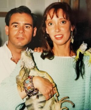 Shelley Duvall Instagram - Shelley Duvall with iguanas and lizards behind the scenes of Trevor Rabin’s Something to Hold on To music video, 1989. 🦎 

These charming photos always gain traction on the internet of people labeling the animals as her pets but they were actually owned by Henry Lizardlover, who featured them in the same music video. He posted these images on his Facebook page throughout the years. However, Shelley did own a few lizards herself at one point. 

#shelleyduvall #1980s #celebrity #actress #film #80s #lizards #henrylizardlover #hollywood #trevorrabin #wendytorrance #oliveoyl #theshining #80sfashion #throwback #nostalgia #80saesthetic #80sstyle