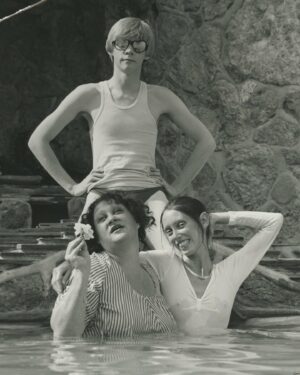 Shelley Duvall Instagram - Happy summer ☀️🌊 Shelley Duvall with Pat Ast and Dennis Christoper in 1975.

This photo was first sourced from eBay and I love the warm weather vibes it exudes. 

#shelleyduvall #dennischristopher #patast #seventies #1975 #70sfashion #70sstyle #throwback #nostalgia #vintage #retro #retroaesthetic #vintagefashion #70s #uniquebeauty #actress #celebrity #hollywood #groovy