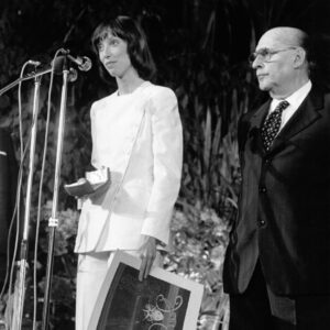 Shelley Duvall Instagram - It’s Cannes season ✨ A variety of photos from Shelley’s two times at the film festival, both for Robert Altman movies. The first for Thieves Like Us (1974) and the second for 3 Women (1977) where she took home Best Actress. 

It’s documented that Altman was upset Sissy Spacek also didn’t win Best Actress alongside Shelley for both of their performances in 3 Women. 

#shelleyduvall #robertaltman #cannes #cinema #retro #actress #director #cannesfilmfestival #70s #1974 #70sfashion #70smovies #celebrity #photoarchive #fanpage #seventies #moviestar #hollywood #celeb #vintagebeauty #seventiesstyle #70saesthetic