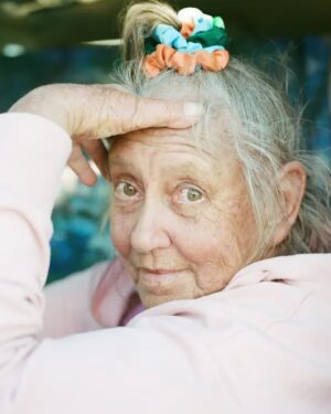 Shelley Duvall Instagram - 🗞️ | Shelley Duvall vanished from Hollywood. She’s been here the whole time. (New York Times, April 2024)

“To follow Ms. Duvall, 74, on the road and in conversation, is to enter into powerfully imaginative realms. Stories that begin in a certain direction have a habit of taking the scenic route, and, occasionally, swerving excitingly off-piste. One minute she might be talking in depth about shooting the horror film The Shining or the high jinks from the cast on the Popeye set, and the next she’s recalling lyrics from songs — all while retrieving crumpled headshots and cast photographs from a Ziploc bag she keeps in the SUV’s glove compartment.”

My heart is beaming to see this @nytimes story on Shelley, full of praise and respect for the energetic actress and producer she once was and for the kind and compassionate person she still is! I also gave a few quotes about her impact, my growing archival page, and her mighty fandom. I don’t post too much about my own meetings and conversations with Shelley but this profile beautifully sums up intimate & human moments from her life in rural Texas, as well as includes some details about her current health. 

I hope this profile will help put all the rumors and speculation about her career to rest. She deserves peace and happiness 💗 // LINK IN BIO & IN STORIES. 

#shelleyduvall #helloimshelleyduvall #texas #celeb #newyorktimes #texastwiggy #fanpage #actress #faerietaletheatre #theshining #foresthills #story #wendytorrance #oliveoyl #popeye #nostalgia #robertaltman #horrorfan #iconic #inspo
