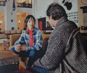 Shelley Duvall Instagram - Shelley Duvall and Jack Nicholson on set of The Shining in between takes. 🪓

Shelley on her friendship with Jack – “Jack and I often got together after a day of shooting and had a Scotch and would discuss different types of acting techniques for the next day, he was very sympathetic towards me because I had such a hard time on the set. It was often hard to do the very serious scenes with him because we’d often get the giggles, we got along really well though.” (2011 interview)

📸; Photo credit to @mitchyhowly, from Taschen’s new book on The Shining. 

#shelleyduvall #jacknicholson #theshining #cinema #behindthescenes #onset #stanleykubrick #actor #elstreestudios #horrorfan #1980s #80shorror #80s #stanleykubrick #horrorcommunity #film #actress #celebrity #cigarette #wendytorrance #photoarchive