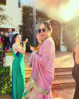 Shelly Bhalla Instagram - Happy Birthday 🎉 to the one and only @troublejones. My 👯‍♀️ Indo sister - so connected that we regularly show up at places wearing the same outfit with no intention of twinning (but I always relish it). Thank you for letting me bask in your brilliance and be a part of your world all these years! I love youuuuuu 💗💗💗