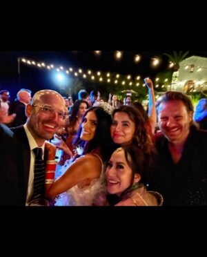 Shelly Bhalla Instagram - #repost from my bestie and Indonesian sister @troublejones 

She officiated my wedding, took care of me all weekend and gave me a ceremony better than anything I could have ever dreamed up ❤️