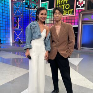 Shennio Lin Instagram - 今晚綜藝大熱門
不知道剛剛大家看到播出了嗎？

當啷！～這次我和我推薦的寶藏歌手-冠瑜 @unique.huang 一起合作，先謝謝他之前還cover 我的歌-道聽塗說，這次的寶藏歌手單元我便想到有這麼一位有在健身又會唱歌的陽光男孩。

我們這次合唱一首「不是男女對唱」的歌，原曲是來自加拿大的創作歌手Tamia Marilyn Washington，經過討論後，覺得這首歌可以表達出男女生雙方的思念之情，很有情調又很多內心戲的一首歌，再者又這麼好的有一個可以合唱的舞台，不能只是原摳英文吧～最後還是在有限的時間裡，也算是順利的將歌詞一部分填上了中文詞，btw 我們兩人都有填詞唷～

經過更改歌曲節奏、詞彙的變化，接下來就是我和冠瑜的練習和配合，畢竟是合唱，比起自己唱，合唱更重要的是能互相配合、互相不會搶到對方又能契合的聲音，我自己的聲線也些微調整，能一起在節目上完成這首歌就好像一起上完一堂健身課？🤣

總之，今晚的綜藝大熱門好看、好笑，現場超歡樂，冠瑜真的是一位很認真、很持續練習、很可愛的寶藏歌手，有多愛你們要看播出與重播唷🫶🏻
.
.
.
.
.
.
.
#綜藝大熱門 #改編歌曲合唱
#男女合唱 #寶藏歌手 #健身女孩
#健身芯生活
