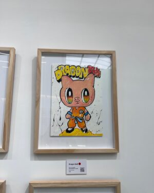 Shennio Lin Instagram - 夢想與童趣的無限延伸

這次-Inmanyi漫音-藝術家首台灣個展
以「POP ERA」為命名
帶我們一起體驗美好童貞與浪漫

可愛的蘋果狗-PIN BOO
頭文字D-高橋涼介駕駛的MAZDA RX-7(FD
七龍珠-布瑪騎乘摩特車DARK WARRIOR BULMA 19

藝術家-INMANYI以經典發展繆思延伸創作
作品在不同空間中穿梭
讓我們在接受各種壓力時
得以感受到簡單快樂與緩和舒壓的出口

⬇️⬇️《展覽資訊》
Inmanyi solo exhibition「POP ERA」
展覽日期： 2024 年 5 月 10 日至 6 月 2 日 展覽時間：11:00-17:00（週一公休） 展覽地點：AKA Automotive Arts（台北市內湖區瑞光路 258 巷 33 號） 免費入場
@aka.automotivearts 
@artdecotour 
.
.
.
.
.
.
.
#Inmanyisoloexhibition #artexhibition 
#儀生活 #健身女孩