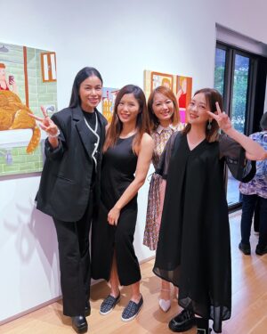 Shennio Lin Instagram - 「韓國色彩K•Color — 韓國新銳藝術家聯展」
藝術交流無國界，藝術家的創作可以往更多世界各地延伸，在今天來到台北的— 寶吉祥藝術中心。

總裁對於藝術收藏很有深度，更廣推藝術要有更多層面，從一樓藏品中展現藝術家創作心境一路往上走到二樓，從心境走入像日常生活的平易近人，與韓國女性藝術家 @parkninaa  @lee_toll  @yuja_602 帶來許多生活與藝術作品的火花，就是當你看到展覽上的藝術畫時會浮現出：「她畫的就是在說我的心境！」「我當時就是這樣的感覺！」

這次藝術聯展從6月22日一路到7月20日，這次還有三位新銳又平易近人的藝術家來到現場，還一睹她們現場的藝術天份，真的很榮幸可以親臨現場與 @somiisung @weitingsu_0321 @imuj1216 一起參與這場藝術饗宴🫶🏻

@ailegallery_official 
.
.
.
.
.
.
.
#寶吉祥藝術中心 #韓國新銳藝術家聯展
#韓國國際藝術聯展 #Kcolor 
#KangSujung #NinaPark #Yuja 
#RyuJoohyun #LeeToll #artexhibition