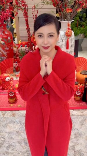 Sheren Tang Instagram - 🧨祝新的一年新氣象，祝福我的親朋好友粉絲們～兔年平安健康，知足常樂😊