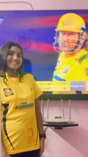 Sherin Thara Instagram - Little Dhoni fan girl 🙂 🥰😍

#babysherin #babymayu #mayu #baakyalakshmi #vijaytelevison #csk #chennaisuperking #chennai #tamilnadu #dhoni #cskfans #mahi