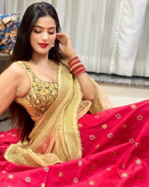 Sherry Agarwal Instagram - Happy Diwali 🪔
*
*
*
*
*
*
*
*
#diwali #celebrations #diwalivibes✨ #happybirthday #diwali #india #festival #happydiwali #love #diwaligifts #diwalidecorations #diwalidecor #instagram #diwalivibes #bhfyp #fashion #instagood #homedecor #mumbai #photography #festiveseason  #deepavali #indianfestival #navratri #festivevibes  #diya #diwalihampers #diwalicelebration #rangoli #indian  #festive