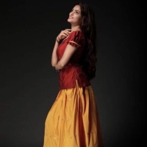 Sherry Agarwal Instagram - Andam simplisitilo untundi…!!!
*
*
*
*
*
*
*
#pic #pictures #picoftheday #post #telugu #teluguactress #instaphoto #photooftheday #tamil #cinema #film #movie #picoftheday #photography #sherryagarwal