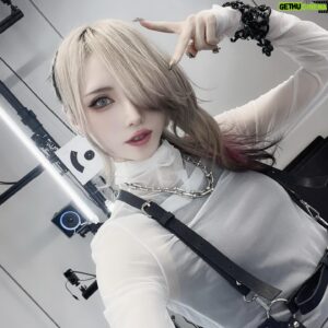 Shiki Aoki Instagram - VR能 攻殻機動隊、スペシャルナビゲーターとしてアバター出演させていただきました！
人生初のアバター化🥺とある最新技術の施設で自分をスキャンしてアバターを作成していただきまして、
とても貴重な経験でした…！
残念ながらスケジュールの都合上、自身のアバターを劇場で見ることは出来なかったのですが、攻殻機動隊の世界への導入としてお手伝いさせていただけたのは本当に光栄でした！🥳