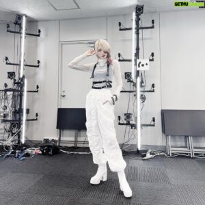 Shiki Aoki Instagram - VR能 攻殻機動隊、スペシャルナビゲーターとしてアバター出演させていただきました！
人生初のアバター化🥺とある最新技術の施設で自分をスキャンしてアバターを作成していただきまして、
とても貴重な経験でした…！
残念ながらスケジュールの都合上、自身のアバターを劇場で見ることは出来なかったのですが、攻殻機動隊の世界への導入としてお手伝いさせていただけたのは本当に光栄でした！🥳