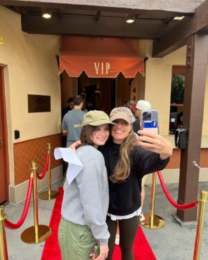 Shiloh Verrico Instagram - Had the best day with @bookalfredlewis at @unistudios and as you can see from my face on the Jurassic world ride I had a blast!!!