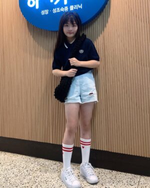 Shim Hye-yeon Instagram - 말라깡이가 되는건 울 혜연이가
다시 태어나야하니
건강하고 늘씬하게 크자앙😍😍

이번달도 어김없이 1cm 컸어요~
몸무게는 조금밖에 안늘고 
골격근량은 늘고~ 체지방은 줄고~🥳
열심히 노력해서 올해 145되어보자~~

사춘기호르몬 체크를 위해 피도 뽑았어요~
언제나 꼼꼼한 관리 감사드립니다~
@highki_1992 👍👍👍👍

.
.
.
.
.
.
.
.
.
.
.
.
#아역 #아역배우 #광고모델 #키즈모델
