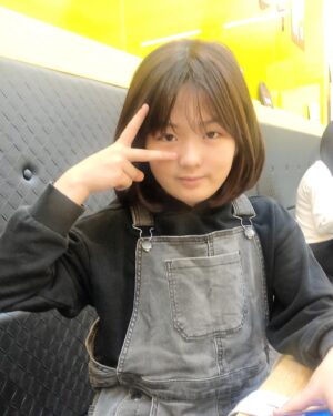 Shim Hye-yeon Instagram - 공부하라고 하면 ~~ 
방청소한다고 하고~
엄마 커피 타준다 하고~
갑자기 목욕을 한다고 하고~

머리는 좋은거 같은데
엉뎅이가 안받쳐주는 혜연이😵

엄마는 화나고~
너는 엄마가 그러거나말거나~🥴🥴
.
.
.
.
.
.
.
.
.
.
#아역 #아역배우 #광고모델 #키즈모델