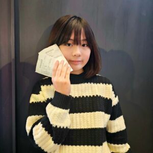 Shim Hye-yeon Instagram - #광고
<미니언즈> <슈퍼 마리오 브라더스>
일루미네이션의 2024년 첫 영화!
인투 더 월드 시사회다녀왔요~~

큰 스크린으로 보니 영상미와 생동감이 단연 👍👍
아름다운 자연과 하늘을 나는 동안 펼쳐지는
구름 속 광경~최고~~~~~~~
심지어 날라가는 오렌지까지 진짜 같아요^^

티격대는 남매와 안정현실주의 아빠~
현실에 안주하지 않는 엄마의
따뜻하고 유쾌한 가족모험 이야기예요~
올 겨울방학에는 아이들과
영화관에서 인투더월드 보시길 추천합니다~

#인투더월드 #일루미네이션 #영화 #영화추천 #1월10일극장개봉 #애니메이션 #가족영화추천