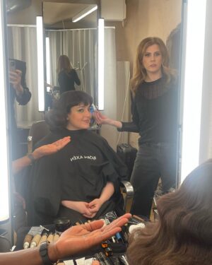 Shima Niavarani Instagram - ELLE-galan ♥️ 

Styling: @crapdiem 
Hair: @peterhagelstam / @bjornaxen 
Make up: @martinagreen_ 
Nails: @fridaselkirk 
Skin care: @mackegard / @thefacultysweden 
Brows: @thomasmcentee 
Jewelry: @carolinesvedbom / @starstudio_pr

Tack @assefacommunication @liliassefa ♥️ @ellesverige #ellegalan #ellegalan2024
