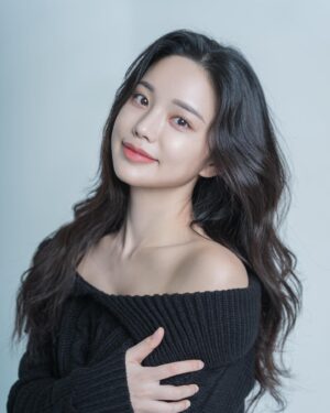 Shin Ga-eun Instagram - ⠀
우리 혜진이 완전히 금손이야♥️
프로필 찍을 사람들 모두 모여라!😆