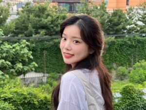 Shin Ga-eun Instagram - ⠀
#🍀 #감독님샷 #🌅