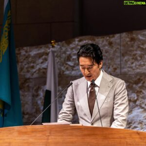 Shin Hyun-joon Instagram - 하늘보다 높으신 주 사랑
바다보다 넓으신 주 사랑
나를 향한 크고 높으신 사랑
헛되고 헛된 그 모든 것
내게서 멀리 거두셨네
나의 수치 찬양되었네
영원히 감사드리리
주님의 그 은혜
나 찾아주신 그 사랑
오 주님의 전부 
사랑해요 경배해요 나 주 위해 살리
영원토록 신실하신주 사랑을 전하리🤍
하나님께서 세상을 사랑하사
독생자를 주셨으니 
믿는 자는 영생을 얻으리

#사랑합니다
#선교대회 #여의도침례교회