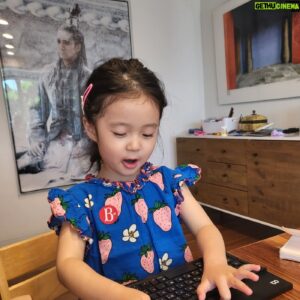Shin Hyun-joon Instagram - 신민서🩵 아빠가 너무너무 사랑해
#thankyoujesus  #jesuslovesyou
#믿음의유산 #모든것이은혜
#기도하는아빠🙏🏼