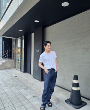 Shin Jae-ha Instagram - 😋