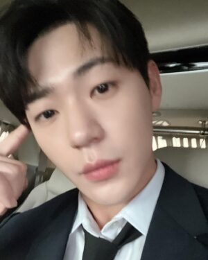 Shin Jae-ha Instagram - 일부러 흔든건 아닙니다…
