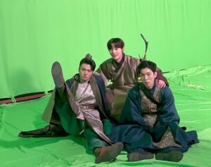 Shin Seung-ho Instagram - 그동안 환혼을 사랑해주셔서 감사드립니다🙏❤️

긴시간 동안 너무도 즐거웠고 행복했습니다. 
환혼을 통해 받은 사랑들을 오래오래 기억하면서, 앞으로는 또다른 새로운 모습을 연기하며 신나게 도전할게요. 

여러분들께도 오래오래 기억될 환혼이 되길...!
감사합니다 사랑합니다 ❤️🙏