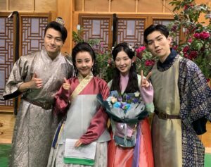 Shin Seung-ho Instagram - 그동안 환혼을 사랑해주셔서 감사드립니다🙏❤️

긴시간 동안 너무도 즐거웠고 행복했습니다. 
환혼을 통해 받은 사랑들을 오래오래 기억하면서, 앞으로는 또다른 새로운 모습을 연기하며 신나게 도전할게요. 

여러분들께도 오래오래 기억될 환혼이 되길...!
감사합니다 사랑합니다 ❤️🙏