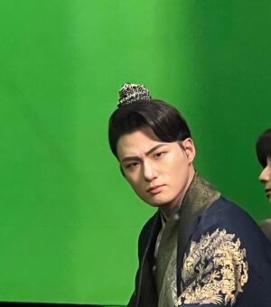 Shin Seung-ho Instagram - 👑👻