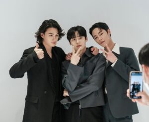 Shin Seung-ho Instagram - (하... 환혼 마렵다.)
오늘밤 9:10 tvN #환혼