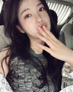 Actress Shin Ye-eun HD Instagram Photos and Wallpapers June 2024