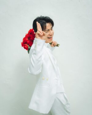 Shingo Fujimori Instagram - 結婚しました
素敵な写真を撮っていただきました
ありがとうございます

Director, Photographer / Hien
@hien211_ 

Hair make / Takuya Takagi / Kaori Emi
@takagi_ocean 
@_emikaori 

Videographer/ Antonio Nagajata
@chovy814 

Prop stylist / Momoko Yamaguchi
@momoko_nyay 

Assistant / Kana
@hello_kana_ 

Hair make assistant /  monto / ledjiar
@mooonto.k 
@ledjiargram