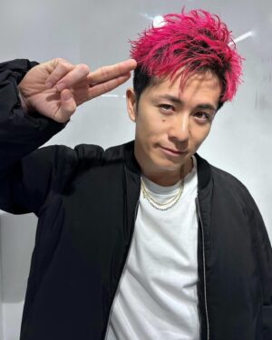 Shingo Fujimori Instagram - OCEAN TOKYOの高木くんをはじめとする精鋭部隊にRADIOFISH全員のヘアチェンジをしていただきました！
プロフィール欄リンクのYouTubeからご覧ください！

今回ご協力いただいたスタイリストさんは
@takagi_ocean 
@yosuke_takagi 
@shimekakeshinji 
@amezooon 
@oota_japan 
@daijiro.s 

ライブ当日のスタイリングは
@ocean_naosuke 

ライブ写真の撮影は
@hasumi_toru

です！！
皆さんのおかげでRADIOFISHLIVE最高に良いものになりました。
ありがとうございました！
