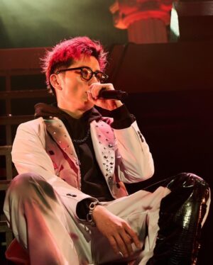 Shingo Fujimori Instagram - OCEAN TOKYOの高木くんをはじめとする精鋭部隊にRADIOFISH全員のヘアチェンジをしていただきました！
プロフィール欄リンクのYouTubeからご覧ください！

今回ご協力いただいたスタイリストさんは
@takagi_ocean 
@yosuke_takagi 
@shimekakeshinji 
@amezooon 
@oota_japan 
@daijiro.s 

ライブ当日のスタイリングは
@ocean_naosuke 

ライブ写真の撮影は
@hasumi_toru

です！！
皆さんのおかげでRADIOFISHLIVE最高に良いものになりました。
ありがとうございました！