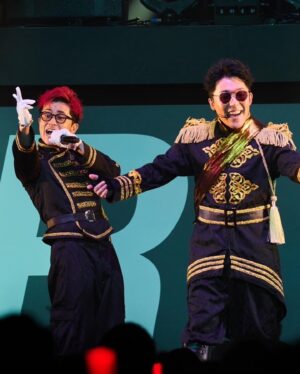 Shingo Fujimori Instagram - OCEAN TOKYOの高木くんをはじめとする精鋭部隊にRADIOFISH全員のヘアチェンジをしていただきました！
プロフィール欄リンクのYouTubeからご覧ください！

今回ご協力いただいたスタイリストさんは
@takagi_ocean 
@yosuke_takagi 
@shimekakeshinji 
@amezooon 
@oota_japan 
@daijiro.s 

ライブ当日のスタイリングは
@ocean_naosuke 

ライブ写真の撮影は
@hasumi_toru

です！！
皆さんのおかげでRADIOFISHLIVE最高に良いものになりました。
ありがとうございました！